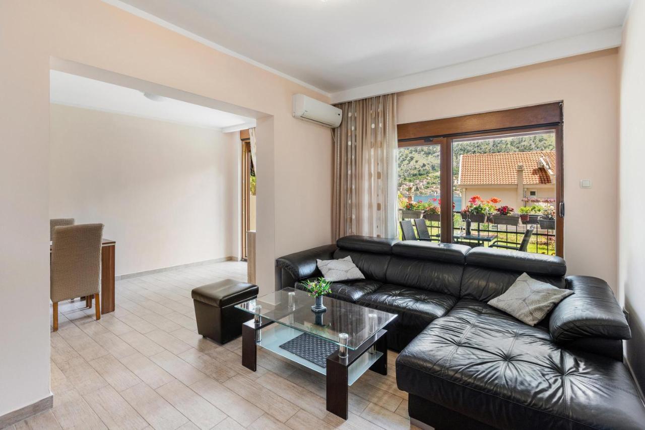 Muo Sea Front Apartments Котор Экстерьер фото