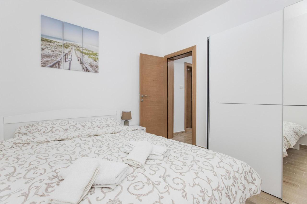 Muo Sea Front Apartments Котор Экстерьер фото