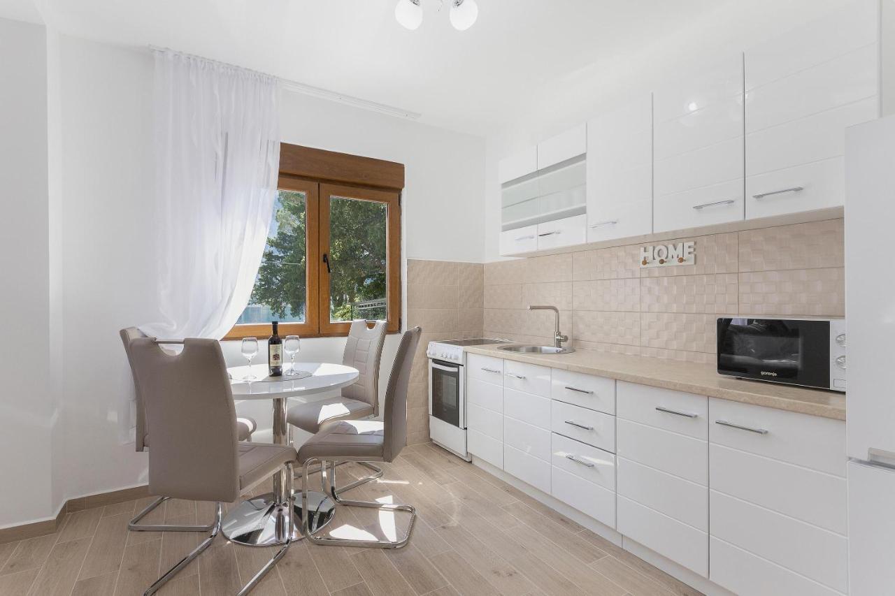 Muo Sea Front Apartments Котор Экстерьер фото