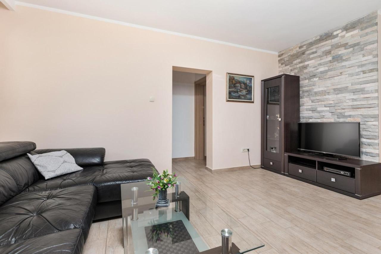 Muo Sea Front Apartments Котор Экстерьер фото