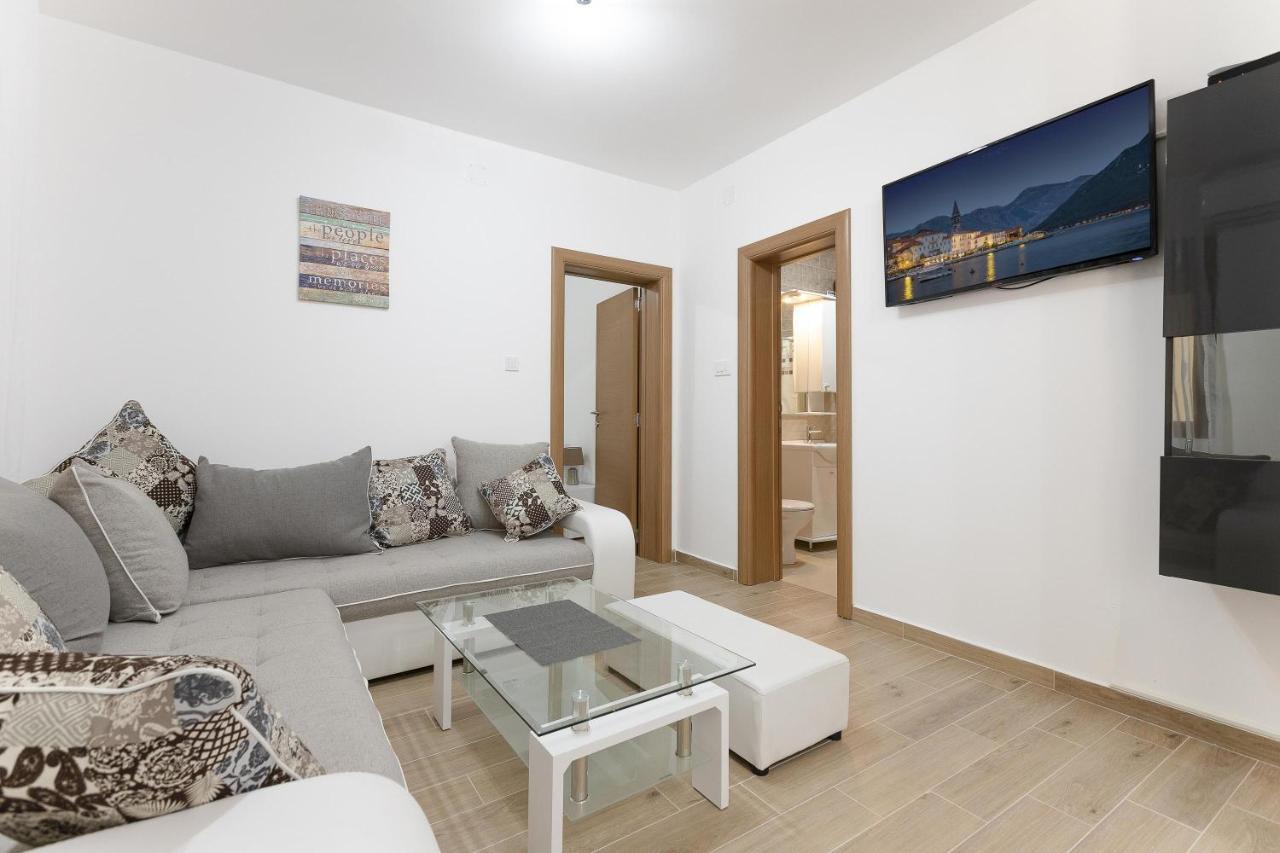Muo Sea Front Apartments Котор Экстерьер фото