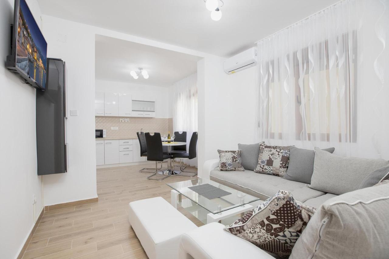 Muo Sea Front Apartments Котор Экстерьер фото